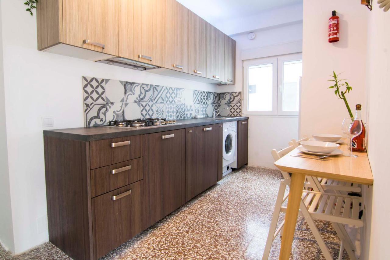 P&P Apartaments Arapiles Malaga Exterior photo